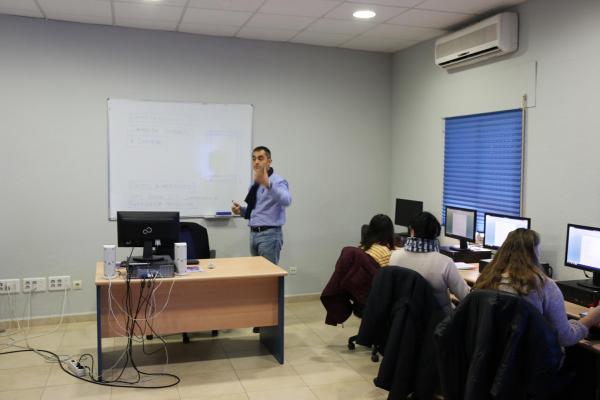 cursos de informatica del Ayuntamiento de Miguelturra - noviembre 2014-fuente Area de Comunicacion Municipal - 3