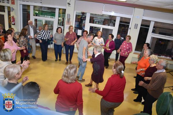 Baile navidad intergeneracional-2023-12-14-Fuente imagen Area Comunicación Ayuntamiento de Miguelturra-003