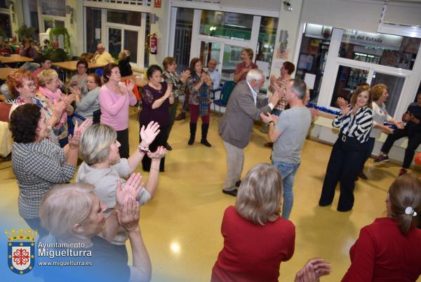 Baile navidad intergeneracional-2023-12-14-Fuente imagen Area Comunicación Ayuntamiento de Miguelturra-011