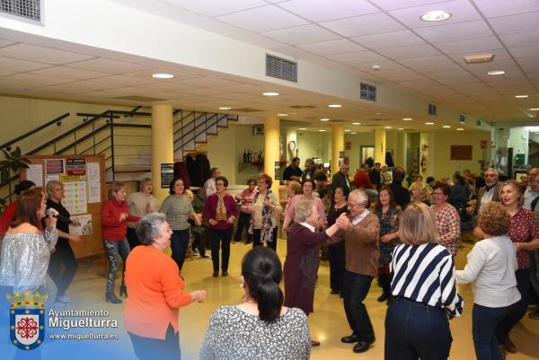 Baile navidad intergeneracional-2023-12-14-Fuente imagen Area Comunicación Ayuntamiento de Miguelturra-013