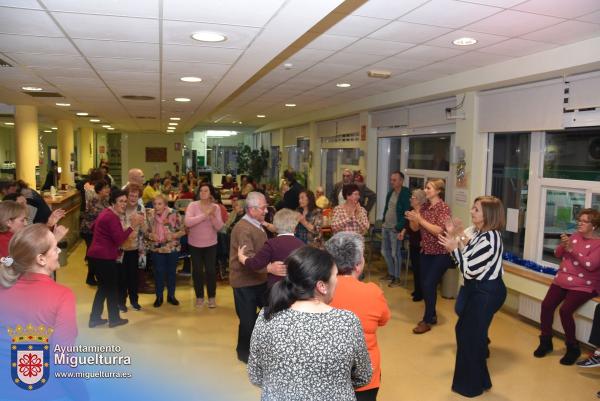 Baile navidad intergeneracional-2023-12-14-Fuente imagen Area Comunicación Ayuntamiento de Miguelturra-014