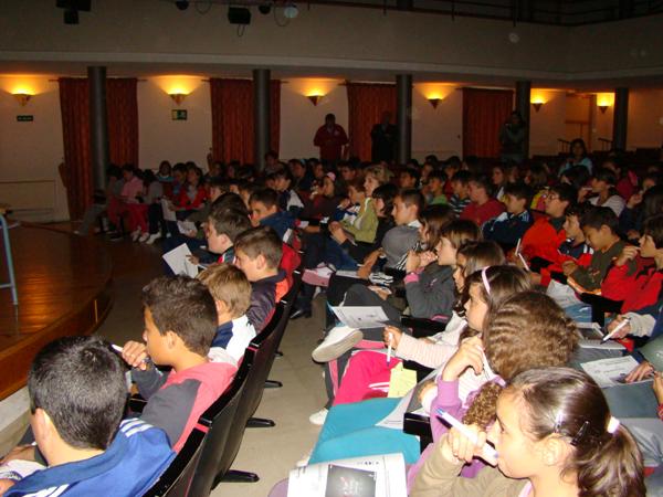 taller-con-centros-educativos-dia-internet-14-05-2010-fuente-www.miguelturra.es-10