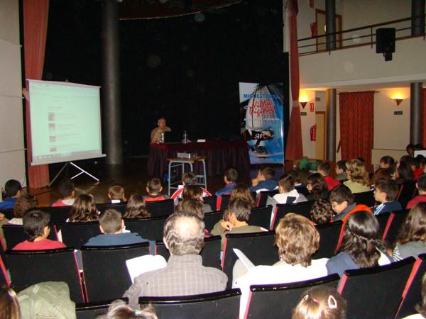 taller-con-centros-educativos-dia-internet-14-05-2010-fuente-www.miguelturra.es-24