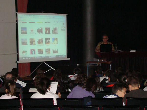 taller-con-centros-educativos-dia-internet-14-05-2010-fuente-www.miguelturra.es-41