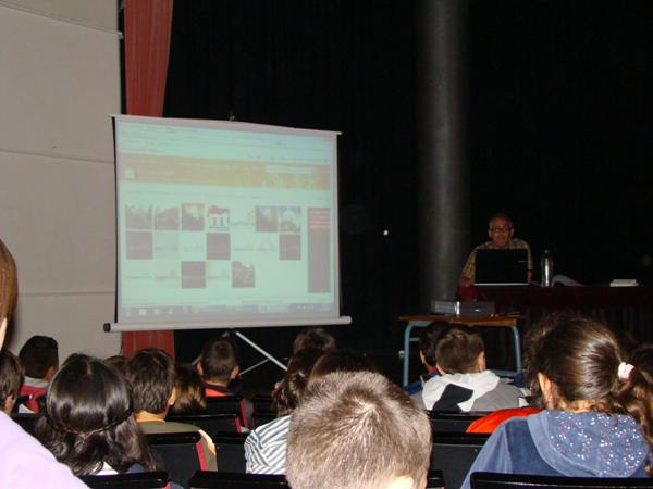 taller-con-centros-educativos-dia-internet-14-05-2010-fuente-www.miguelturra.es-50