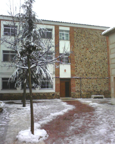Colegio La Merced-curso 2009-2010-nevada enero- fuente Colegio Merced-09