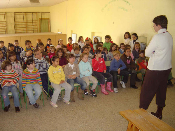 Colegio La Merced-curso 2009-2010-Visita ONG- Bernardino- fuente Colegio Merced-03