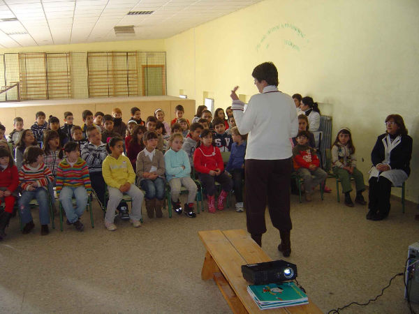 Colegio La Merced-curso 2009-2010-Visita ONG- Bernardino- fuente Colegio Merced-04