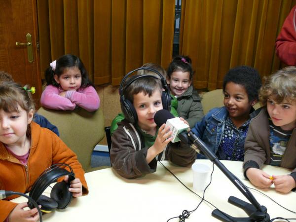 Alumnado CP Pradillo en Radio Miguelturra- 14-3-2009- Fuente Área Comunicación Municipal - 09