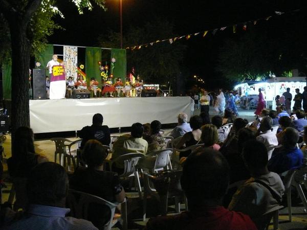 comienzo de las fiestas del Barrio Oriente-2013-07-14-fuente Area Comunicacion Municipal-069