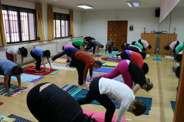 Cursos de yoga y yoga terapeutico-Javier Cendegui-Alma Social-2014-10-13-fuente Area Comunicacion Municipal-31