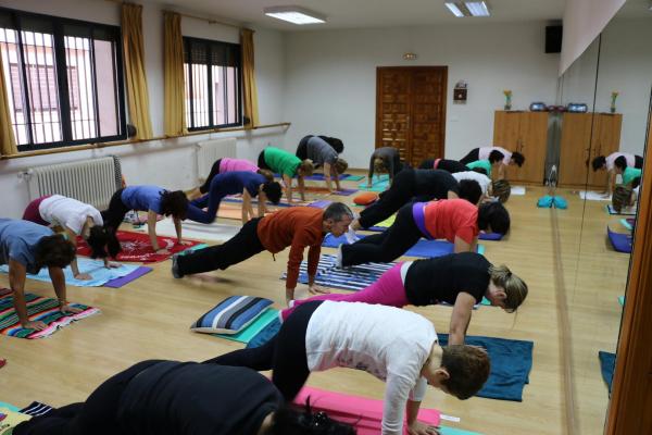 Cursos de yoga y yoga terapeutico-Javier Cendegui-Alma Social-2014-10-13-fuente Area Comunicacion Municipal-33