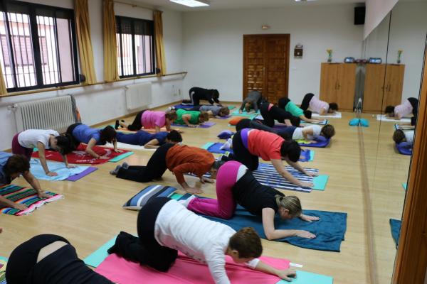 Cursos de yoga y yoga terapeutico-Javier Cendegui-Alma Social-2014-10-13-fuente Area Comunicacion Municipal-35