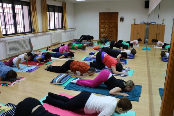 Cursos de yoga y yoga terapeutico-Javier Cendegui-Alma Social-2014-10-13-fuente Area Comunicacion Municipal-36
