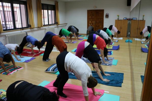 Cursos de yoga y yoga terapeutico-Javier Cendegui-Alma Social-2014-10-13-fuente Area Comunicacion Municipal-40