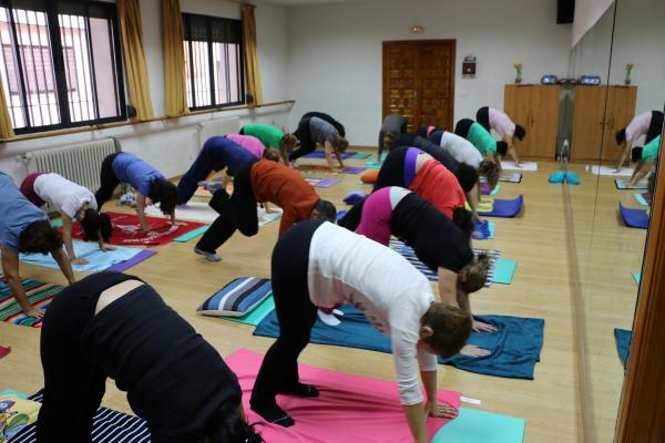 Cursos de yoga y yoga terapeutico-Javier Cendegui-Alma Social-2014-10-13-fuente Area Comunicacion Municipal-41