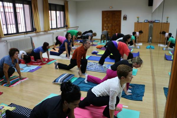 Cursos de yoga y yoga terapeutico-Javier Cendegui-Alma Social-2014-10-13-fuente Area Comunicacion Municipal-42