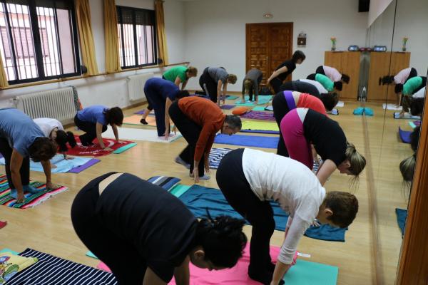 Cursos de yoga y yoga terapeutico-Javier Cendegui-Alma Social-2014-10-13-fuente Area Comunicacion Municipal-43