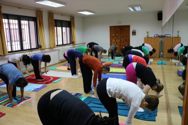 Cursos de yoga y yoga terapeutico-Javier Cendegui-Alma Social-2014-10-13-fuente Area Comunicacion Municipal-48