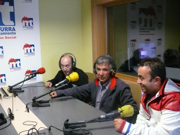 taller de radio con Julio Corral en Radio Miguelturra-2013-10-24-fuente Area de Comunicacion Municipal-09
